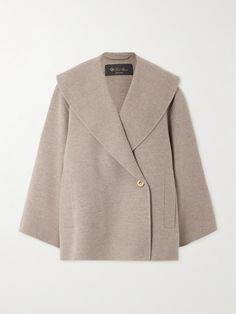 A smart coat is a strong contender for your most worn item of clothing, so it's wise to invest in one as timeless and luxurious as Loro Piana's style. It's made from versatile sand cashmere for a relaxed fit and has oversized shawl lapels and slightly dropped shoulders. Smart Coat, Jean Trench Coat, Loro Piana, Cashmere Coat, Dream Clothes, Luxury Outfits, Wide Leg Trousers, Jeans Dress, Elegant Style