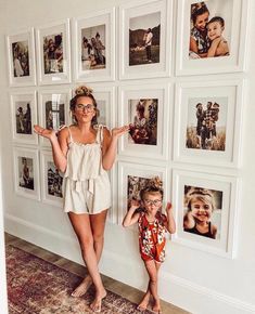 Photo Display Ideas, Family Pictures On Wall, Floating Frames, Family Photo Wall, Salon Interior Design, Photo Display, Family Wall, Easy Wall, Wall Gallery