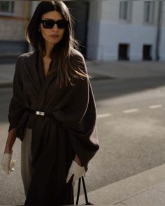 Clothing Hacks, Massimo Dutti, Minimal Fashion, Elegant Fashion, Scarf Accessory, Vision Board, Style Inspiration, Street Style, Lifestyle