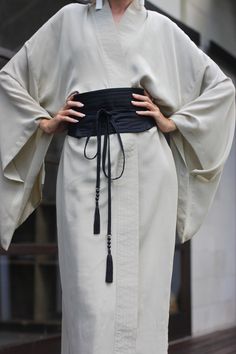 Wide obi belt in Japanese style. One size, fits waist from 55cm to 100cm *if you want a belt of a different color, please write to us ◆ MATERIAL: - the belt is made of soft linen/rayon Tassels: - Stones: black smooth onyx/black smooth obsidian + high-strength nylon thread black color (if you want to add a thread of another color write us a personal message to clarify the details) ◆ PRODUCT DETAILS: - Wide ~ 15 cm - Belt length ~ 85 cm - Total length with ties ~285 cm 2 tassel: - 6 pcs stone bead Obi Belt Outfit, Belt Knots, Belt Kimono, Tassel Belt, Black Kimono, Obi Belt, Wrap Belt, Style Japonais, Fashion Project