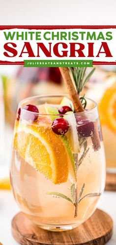 This White Christmas Sangria is a fun holiday drink with dry white wine, brandy, peach cranberry juice, spices, and fruit. Add this sangria recipe to your homemade holiday drink recipes for the family! Boston Pizza Sangria Recipe, Mulled White Wine, Easy Holiday Drinks, Apple Cider Sangria Recipe, Cranberry Sangria, Homemade Sangria