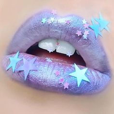 Sea witch lip art Using #MetallicVelvetines SEASHELL BRA, MERMAID'S GROTTO, and MERCURY by @katytolj. Lips Goals, Seashell Bra, Make Up Kits, Fantasy Make-up, Make Up Designs