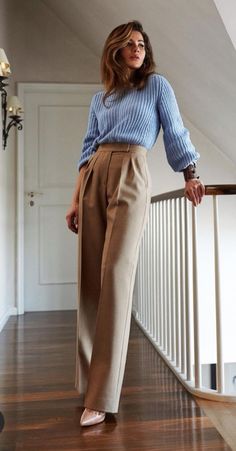 Wardrobe Minimalist, Midsize Outfits, Woman Outfit, Midsize Fashion, Spring Capsule, Spring Forward, Amal Clooney, Spring Skirts