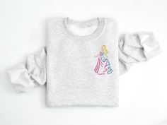 Disney Christmas Embroidery, Disney Crewneck, Disney Embroidery, Disney Sleeping Beauty, Embroidered Crewneck, Hand Embroidery Art, Christmas Embroidery, Disney Christmas, Yemen