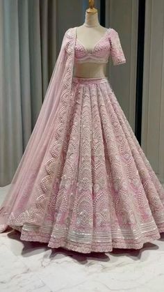 Scalloped Dupatta, Unusual Outfits, Cancan Lehenga, Padded Blouse, Bridal Lehengas, Lilac Pink, Donatella Versace, Lehenga Designs