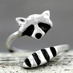 Racoon Ring Silvertone, Costume Jewelry. New In Package. Raccoon Gift, Animal Themed Jewelry, Pet Raccoon, Cute Raccoon, Wedding Party Jewelry, Animal Rings, Themed Jewelry, Girls Jewelry, Forest Animals