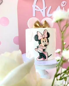 Happy birthday Alaia 🎀🥰los 4 Añitos Birthday Cake Minnie Mouse, Baby Minnie Mouse 1st Birthday, Minnie Mouse Birthday Cake, 1st Birthday Girl Decorations, Mini Torte, Minnie Mouse 1st Birthday, Mickey Birthday Party