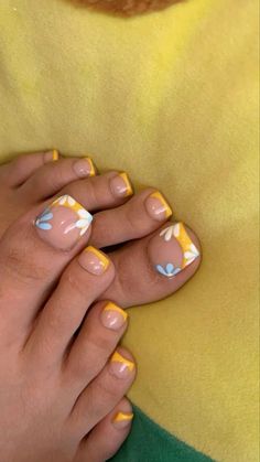 Pretty Toe Nails Pedicures, Color French Tip Toes, Pedicure Ideas Designs, Foot Nail Designs, Yellow Toe Nails, Summer Pedicure, Nail Designs Ideas