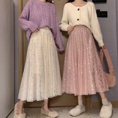 Tule Skirt Outfit, Tulle Skirt Outfits Casual, Reign Outfits, Tulle Skirts Outfit, Winter Wedding Outfits, Bridal Lehenga Designs, Tulle Long Skirt, Muslim Outfits Casual, Winter Skirt Outfit