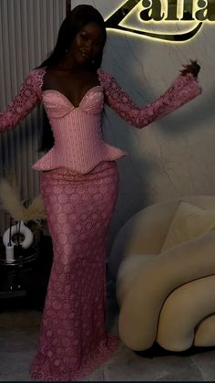 #senegal #mali #guinee #bazin Senegal Wedding Dresses, West African Eid Outfit Bazin, West African Outfits, Leppi Design, African Bazin Styles For Women, Brocade Dress Styles Nigeria, Eid Bazin, Bazin Styles For Women, Bazin Designs