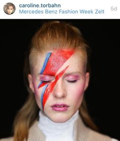 David Bowie Ziggy Stardust Makeup, Aladin Sane, 1980s Makeup, Germany Fashion, Fantasy Fest, Berlin Fashion Week, Halloween Inspo