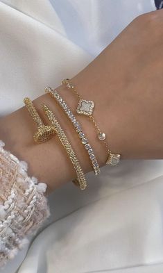 Prom Jewelry Ideas Gold, Luxury Bracelet Stack, Prom Jewelry Gold, Bracelet Ideas Gold, Gold Prom Jewelry, Bracelet Or, Jewelry Trending, Good Jewelry, Expensive Jewelry Luxury