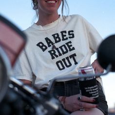 Babes ride out Motorcycle Babe, Oc California, Bohemian Inspiration, Sarcastic Shirts, Girl Gang, T Shirt Oversized, Sustainable Clothing, Festival Outfit, Festival Outfits