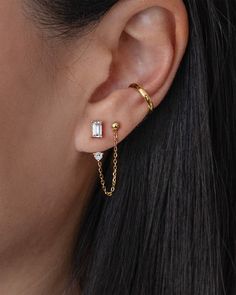 The Aura - Jewels & Aces Dainty Multiple Ear Piercings, 3 Pierced Ears Lobe, Classy Ear Piercings Chic, Dainty Chain Earrings, Piercing Inspiration Ear, Threader Earrings Multiple Piercings, Double Earring Stack, Minimal Earring Stack, Earrings For 2 Piercings