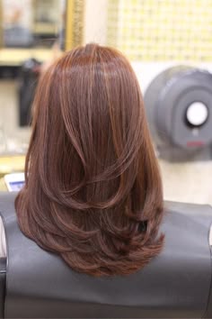 Hair Caramel, Caramel Ombre, Long Hair Waves, Medium Hair Color, Brown Hair Looks, Caramel Hair, Medium Long Hair, Hair Affair, Haircuts For Medium Hair