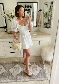 FASHION \ white summer dress for a date night. Paired with a cute straw and pearl bag and some embellished sandals. Shop the look! | SBK Living Outfits To Buy, Modest Girl, T Dress, Preppy Girl, Tips For Women, Girls Summer Outfits, White Dress Summer, Style Blogger, Going Out Outfits