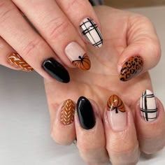 Halloween And Fall Nails, Fall Nails Nail Art, Fall Halloween Nail Designs, Fall Style Nails, Stylish Fall Nails, Fall Holiday Nails, Fall Gel Nails Designs Autumn, Fall Nails With Design, Thanksgiving Gel Nails