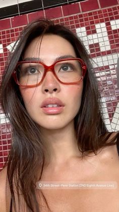 Abg Style Makeup, Deep Winter Makeup, Goth Asian, Makeup Aesthetic Looks, Best Lip Color, Tips For Makeup, Makeup For Glasses, Makeup With Glasses, Bangs Makeup