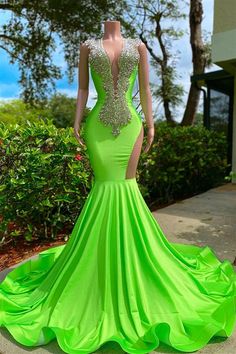 Mermaid V-neck Sequined Open Back Floor-length Sleeveless Lace Beading Prom Dress Green Mermaid Prom Dress, Prom Dress Pictures, Lace Beading, Green Prom, Mermaid Evening Gown, Prom Girl Dresses, Mermaid Prom Dress, Cute Prom Dresses, Green Prom Dress