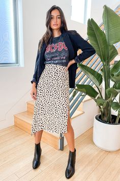 Leopard Print Skirt, Midi Flare Skirt, Printed Midi Skirt, Mode Inspo, 가을 패션, Print Skirt, Business Casual Outfits, Looks Style, Mode Inspiration