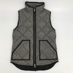 J.crew Womens Quilted Vest Black White Herringbone Full Zipper Lined Pockets XS P0443 bin Good used condition as pictured. Actual measurements: Chest (pit to pit doubled) 34” Length (base of the collar to hem) 24” Shoulders (seam to seam) 13.5” Brand: J.crew Size: XS Style: Vest Outer Shell Material: 100% Polyester Length: Waist Length Color: Black Secondary Color: White Sold as pictured. Thanks for looking! This listing was easily created using the SellHound Posting App! Jcrew Vest, Herringbone Quilt, Herringbone Vest, White Herringbone, Quilted Puffer Vest, Black White Pattern, Vest Pattern, Vest White, Jcrew Women