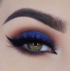 Make Up Foundation, Blue Makeup Looks, Black Brows, Nails Green, Smink Inspiration, Look Rock, Makeup Guide