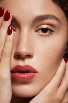 Red Lip Stain Makeup Look, Pale Red Lipstick, Subtle Red Lipstick, Light Red Lips, Wedding Lipstick Brides Lip Colors, Brick Red Lip, Soft Red Lip Makeup Look, Red Lip Natural Makeup, Subtle Red Lip