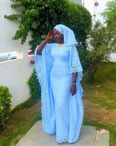 long dress African Modest Dresses, Asoebi Gown Styles, Eid Outfits African, Afro Clothes, Dresses African, African Print Dress Ankara, African Inspired Clothing, Gown Styles, Aso Ebi Styles