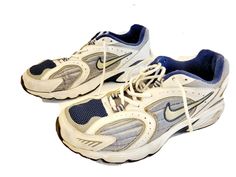 Nike Vintage Shoes, Old Nike Shoes, Vintage Shoes Sneakers, Vintage Nike Shoes, 2000s Shoes, Old Nikes, Men Nike Shoes, 90s Sneakers, 90s Shoes