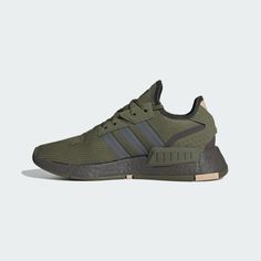 Adidas Shoes Mens, Tennis Shop, Masculine Style, Mens Lifestyle, Adidas Nmd, Green Man, Adidas Online, Things To Buy, Adidas Shoes