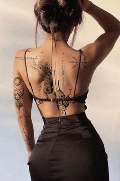 Spine Tattoos For Women, Back Tattoo Women, Spine Tattoos, Aesthetic Tattoo, Elegant Tattoos, Feminine Tattoos, Back Tattoos, Simplistic Tattoos