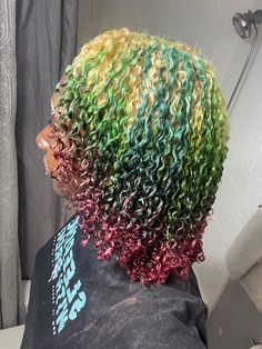 Curly Hair Dye Ideas, Dyed Afro, Curly Hair Dye, Hairdye Ideas, Dyed Hair Ombre, Sunset Hair, Dyed Curly Hair, Best Hair Dye, Hair Dye Ideas