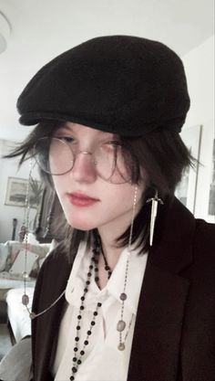 Bsd bungou stray dogs anime ranpo inspo inspired outfit fit check dark academia hat blazer brown tie necktie sword earrings glasses decorated amethyst crystals minerals wire handmade Bonito, Ranpo Outfit, Urban Clothes, Dark Mori, Foxtrot, Cool Fits, Body Poses, Stray Dogs Anime, Cute Pins