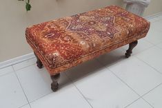 a bench that is sitting on the floor