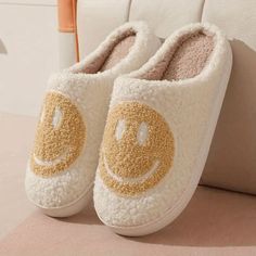 Nude Fuzzy Smiley Face Slippers Size 6.5/7 Heel To Toe: Approximately 9.9" Cute Fuzzy Slippers, Smile Slippers, Smiley Slippers, Smiley Face Slippers, Face Home, Cute Slippers, Home Slippers, Trendy Outfits For Teens, Fuzzy Slippers