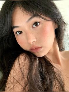 Korean Base Makeup, Light Asian Makeup, Low Contrast Makeup Asian, Easy Makeup Asian, Makeup For Tan Skin Asian, Fall Simple Makeup, Super Light Natural Makeup, Beauty Marks On Face Aesthetic