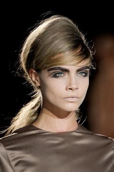 60s mod hair | good 60s hair love this makeup too x Catwalk Hair, Beautiful Masks, Marc Jacobs Makeup, Lisa Eldridge, Bouffant Hair, Beauty Corner, Runway Makeup