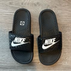 Never Worn, Great Condition Fast Shipping! Nike Black Open Toe Slides, Nike Casual Sandals For Streetwear, Black Non-slip Flat Sneakers, Nike Black Low-top Sandals, Black Low-top Non-slip Sandals, Black Non-slip Sneakers For Summer, Black Non-slip Low-top Sandals, Black Sporty Open Toe Slides, Black Non-slip Sneakers