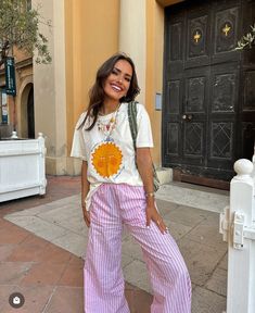 Chilled Summer Outfits, Portugese Outfits, Casual Summer Teacher Outfits, Cute Teacher Outfits Summer, Portugal Street Style Summer, Vermont Summer Outfits, Portuguese Outfits, Portuguese Summer Outfits, Portugal Summer Outfits 2024