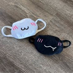 Cute “Uwu” Face Masks Duo Black And White Os Unisex Cotton/Poly Blend Brand New Never Worn Uwu Face, Puppy Space, Kawaii Face Mask, Cool Face Mask, Rhinestone Face Mask, Face Mask Cute, Eye Blanket, Pink Convertible, Cute Face Masks