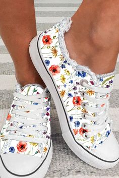 Butterfly Lace, Christmas Shoes, Floral Flats, Floral Sneakers, Leopard Shoes, Floral Butterfly, Shoes Pink, Christmas Santa Claus, Low Top Sneakers