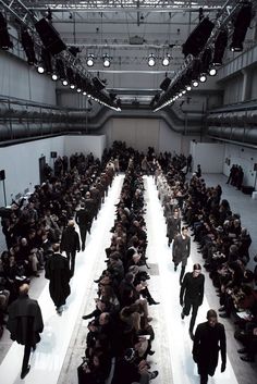 Fashion Event Ideas, Cat Walk Fashion, Fashion Show Runway Stage, Runway Aesthetic, Fashion Show Design, Catwalk Design, Fashion Show Themes, Fashion Catwalk, Fashion Walk