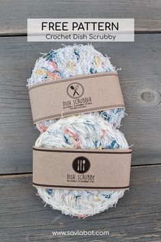 two balls of yarn sitting next to each other on top of a wooden surface with text overlay that reads free pattern crochet dish scrubby