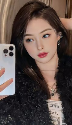 Wattpad Character Dp Girl, Stylish Dpz, Beautiful Wallpapers Backgrounds, Ethereal Beauty, Girls Dp, Cute Anime Couples, Beautiful Wallpapers, Face Claims, Asian Beauty