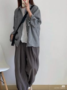 Vintage Outfits With Accessories, 대학생 스타일, Boyish Outfits, Korean Casual Outfits, Everyday Fashion Outfits, Tomboy Style Outfits, Easy Trendy Outfits, Tomboy Fashion, 가을 패션