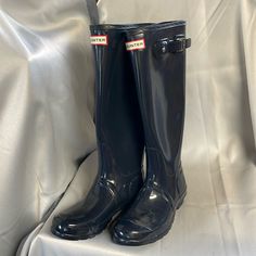 Authentic Brand New Hunter Wellies Boots. Size 8 In Navy. Casual Blue Boots With Reinforced Heel, Casual Blue Knee-high Boots, Blue Waterproof Boots For Fall, Casual Blue Rain Boots With Round Toe, Waterproof Blue Boots For Fall, Blue Winter Rain Boots With Round Toe, Blue Outdoor Boots For Fall, Blue Waterproof Boots With Round Toe, Waterproof Blue Boots With Round Toe