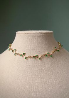 Delicate Green Leafy Vine Choker Necklace, Simple Bridal Regal Coquette Choker, Gold Fairycore Floral Necklace, Regency Old Money Jewlery - Etsy Gold Wreath Necklace, French Necklace Green, Pretty Jewelry Necklaces, Choker Gold, Heart Shaped Necklace, Classy Jewelry, Necklace Simple, Fancy Jewellery, Jewelry Lookbook