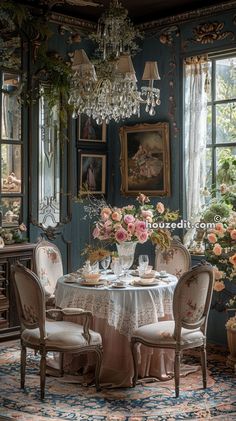 Chic Dressing Areas for Coquette Aesthetic Rooms Coquette Aesthetic Room, Feminine Interior, Dining Room French, Chic Dressing, Bohemian Room, Aesthetic Room Ideas, Vintage French Country, Secret Rooms, Aesthetic Rooms