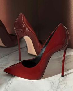 Blade Shoes, High Heels Classy, Ankle Strap Chunky Heels, Nike Design, High Heels Boots, Red High Heels, Heels Classy, Red High