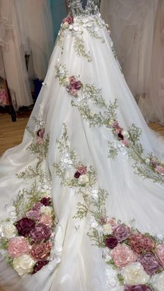 Book Dresses, Floral Print Wedding Dress, Fae Dress, Flower Dress Design, Matric Dress, Book Dress, Morning Dress, Princess Core